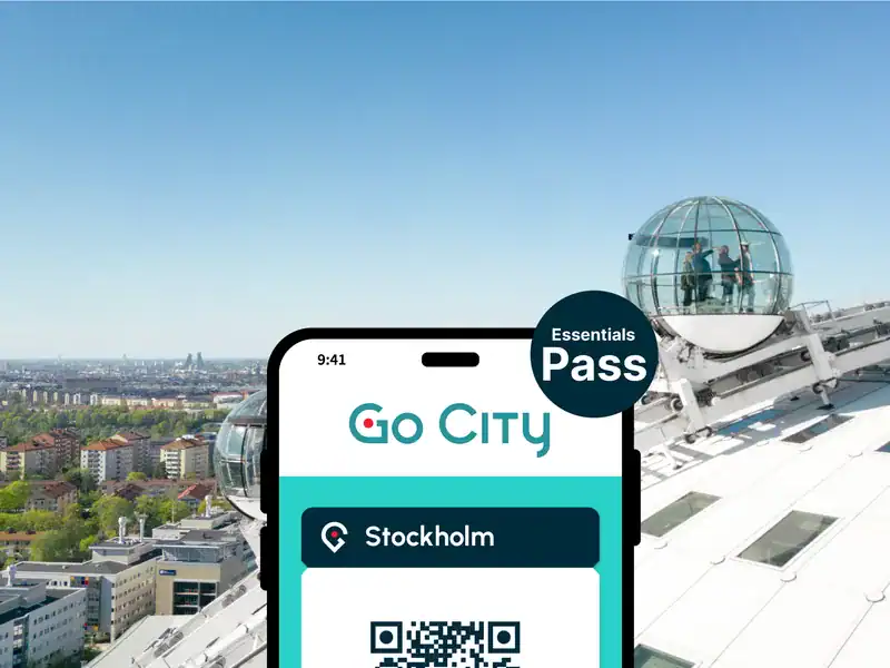 Le Stockholm Essentials Pass dans l'application Go City, avec le SkyView Stockholm en arrière-plan
